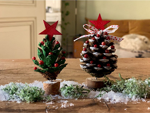Tannenzapfen-Weihnachtsbaum basteln: Schritt 3
