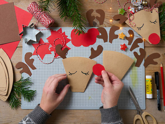 Schritt 3: Geweih und Nase ausschneiden