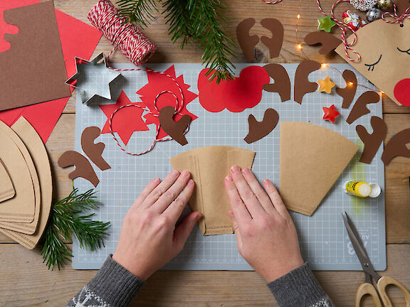 Schritt 4: Ecken festkleben