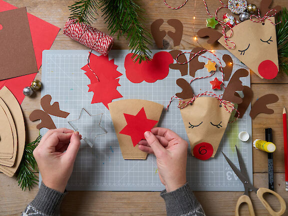 Schritt 9: Einige Tüten mit einem Stern bekleben