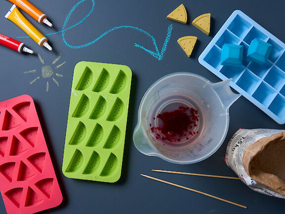 Schritt 1: Wasser und Farbe einfüllen