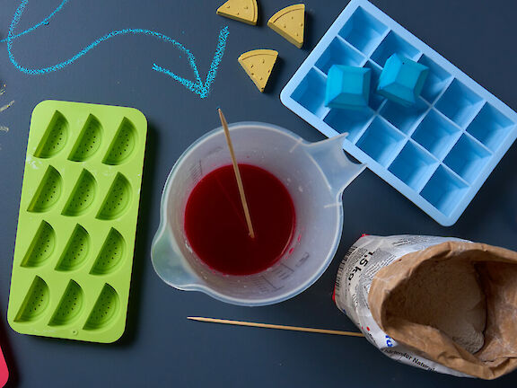 Schritt 2: Farbe und Wasser verrühren