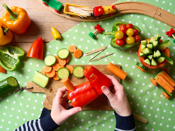 Schritt 3: Schornstein aus Möhre anbringen
